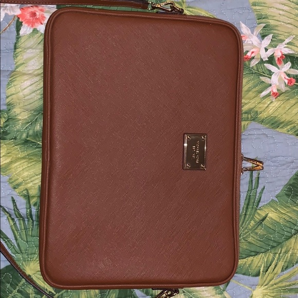 Micheal Kors Laptop Computer Sleeve MacBook Pro - Picture 6 of 8